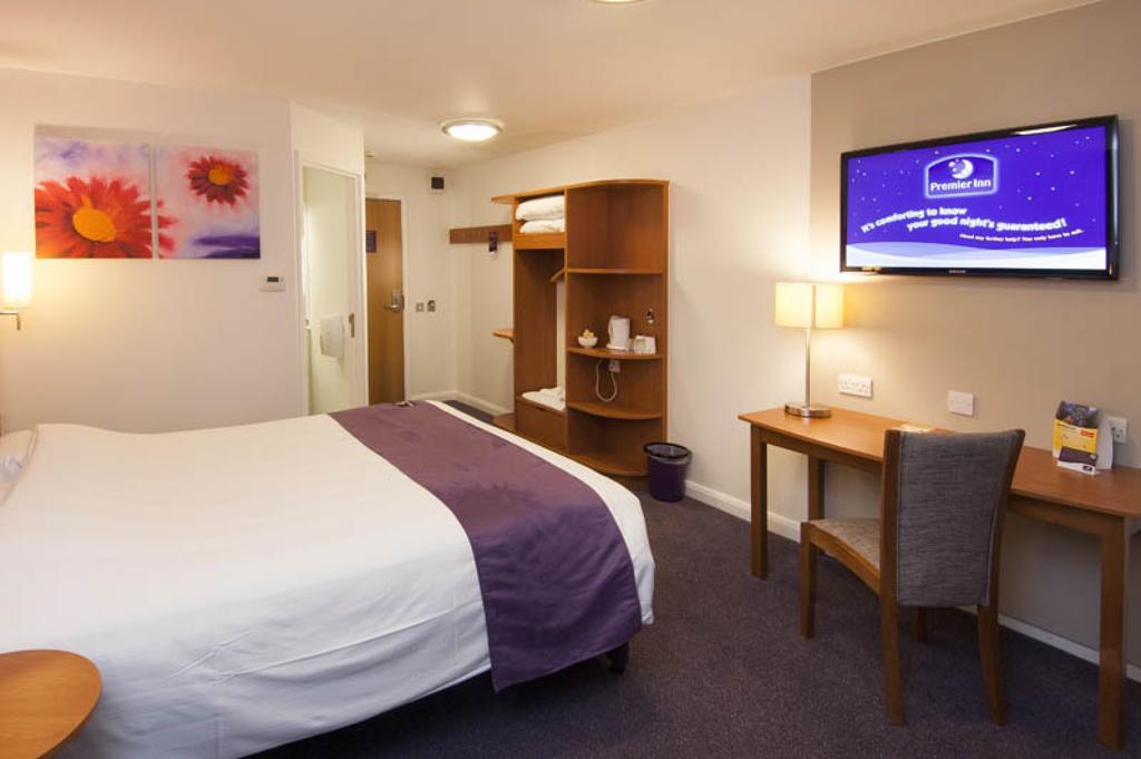Premier Inn Glenrothes Bagian luar foto