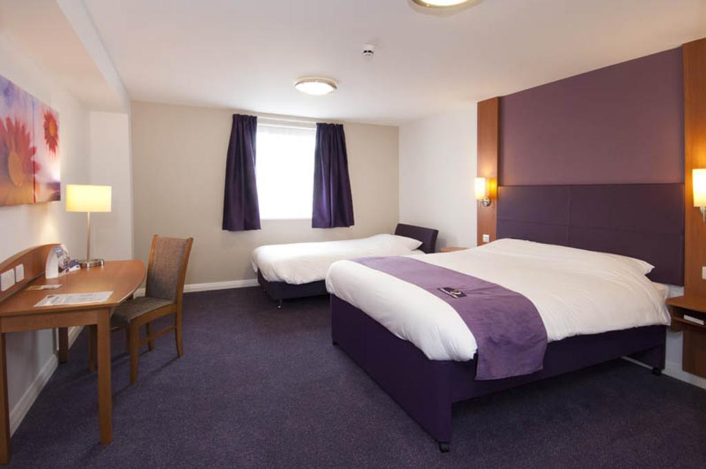 Premier Inn Glenrothes Bagian luar foto