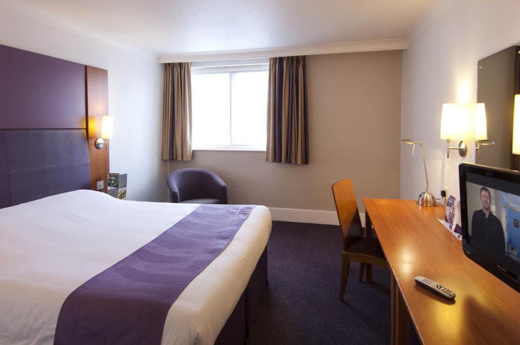 Premier Inn Glenrothes Bagian luar foto