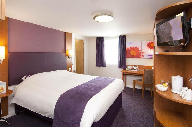 Premier Inn Glenrothes Bagian luar foto